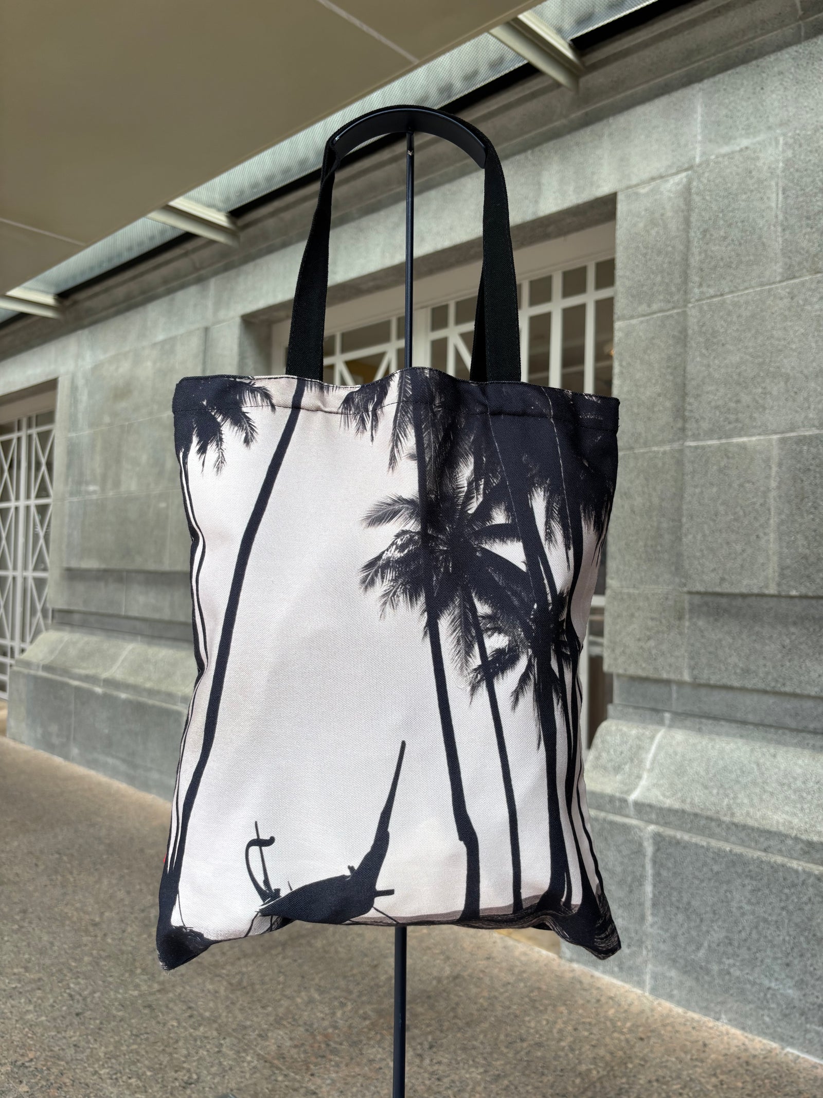 AT REST WU PENG SENG TOTE BAG (LIVING PICTURES)