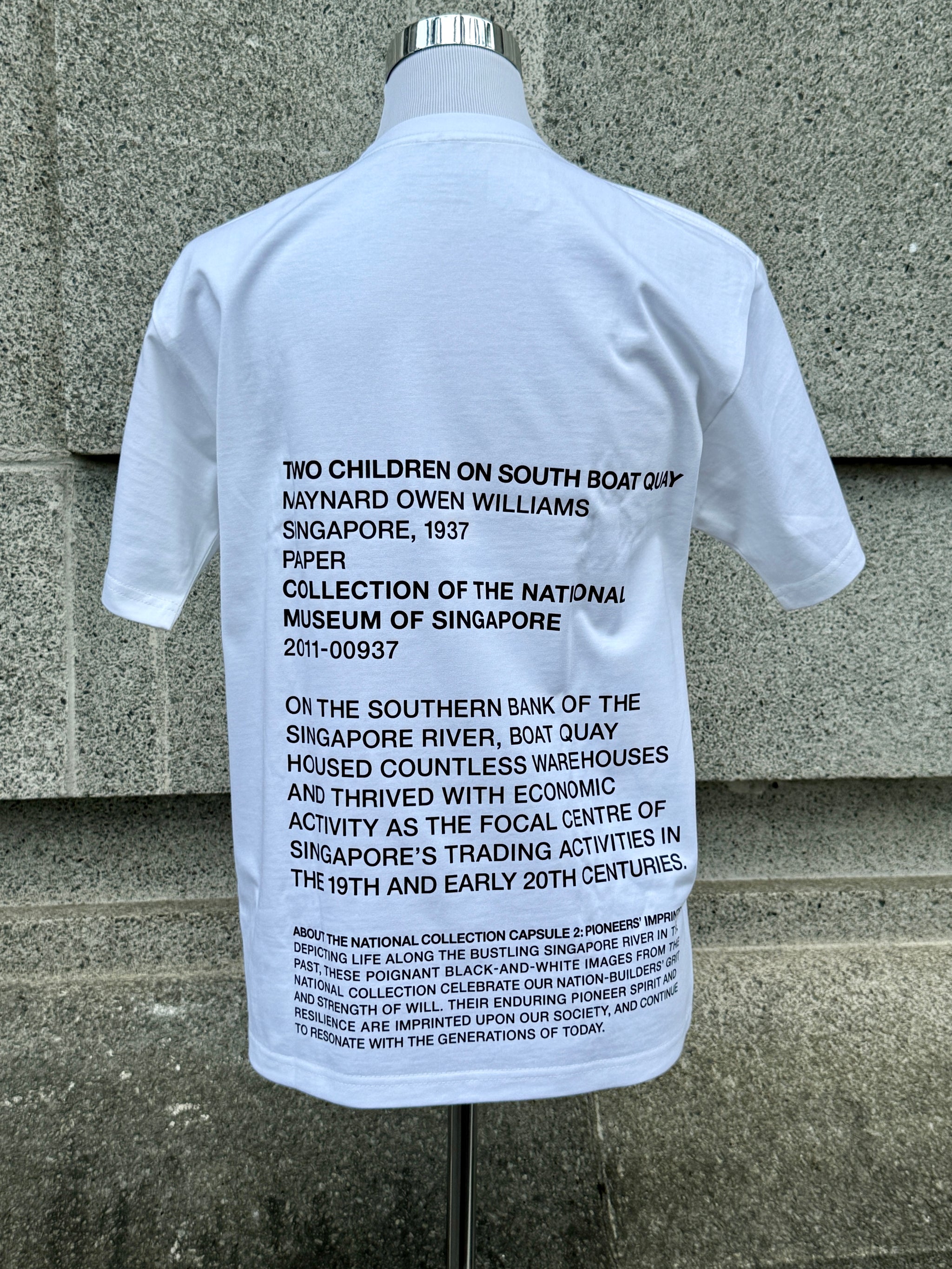 TWO CHILDREN ON SOUTH BOAT QUAY Oversized TEE