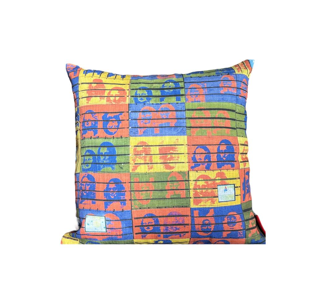 SEE ME SEE YOU DETAIL OF HOW TO EXPLAIN ART TO A BANGKOK COCK APINAN POSHYANANDACUSHION COVER LINEN