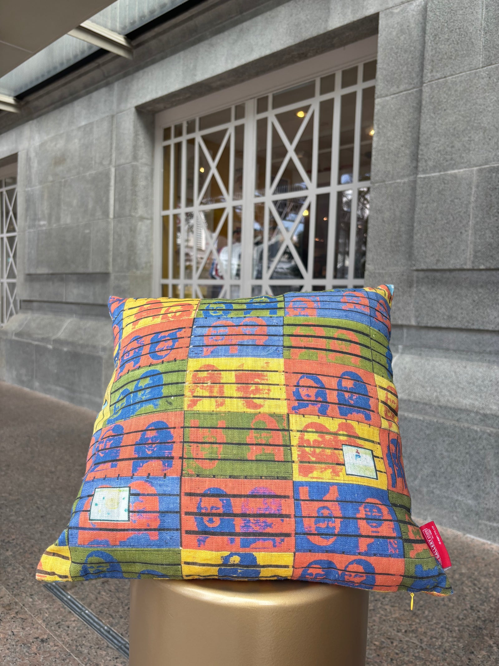 SEE ME SEE YOU DETAIL OF HOW TO EXPLAIN ART TO A BANGKOK COCK APINAN POSHYANANDACUSHION COVER LINEN