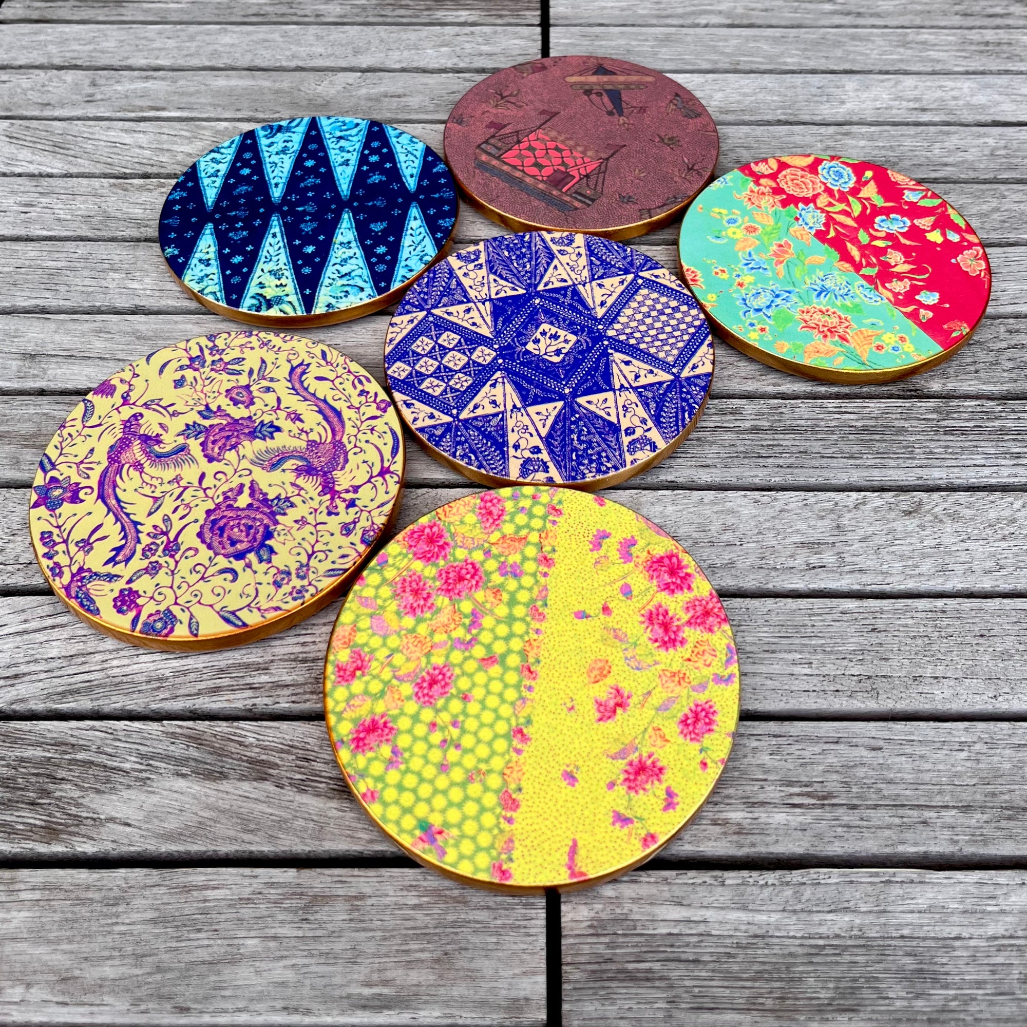 NATIONAL COLLECTION X MUSEUM MARTKET LACQUER COASTER SET OF 6 (AVAILABLE END MAY 2024)