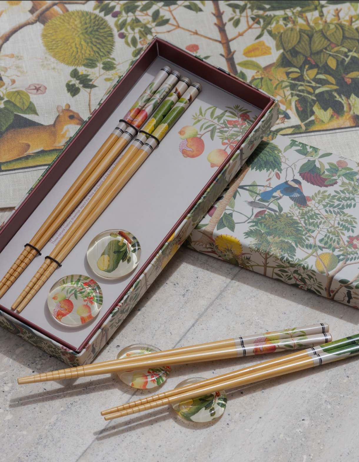 NATIONAL COLLECTION X MUSEUM MARTKET WILLIAM FARQUHAR SET OF 2 CHOPSTICKS AND STAND GIFT SET
