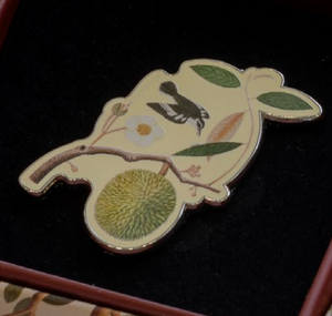 NATIONAL COLLECTION x MUSEUM MARTKET KALEIDOSCOPIC NATURE PINS