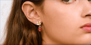 LES NÉRÉIDES Small Strawberries And White Flowers Stud Earrings - ABRY Global